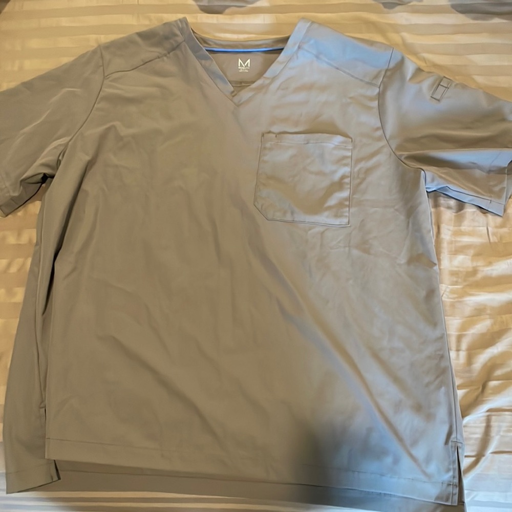 Medelita Mens Apex Scrub Top 2X Barely worn Excellent Condition